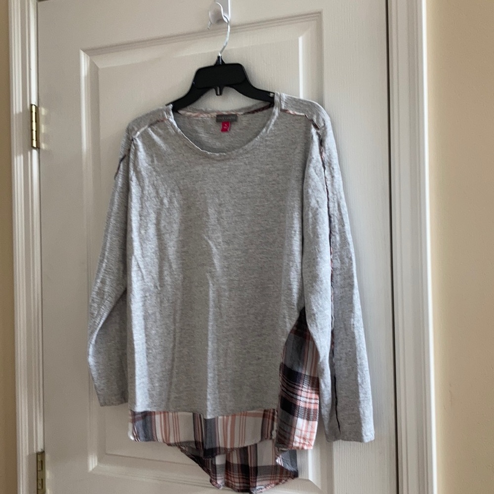 Vince Camuto Gray/Plaid Colorblock Henley